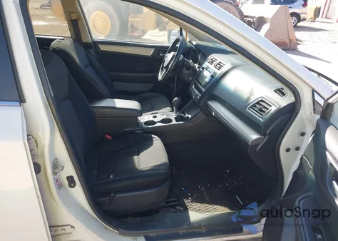 2015 Subaru Outback 2.5I Premium z USA, uszkodzony, nr VIN 4S4BSACC7F3260865